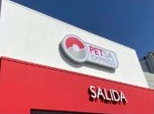Rotulación de tienda con acabado en acrílico